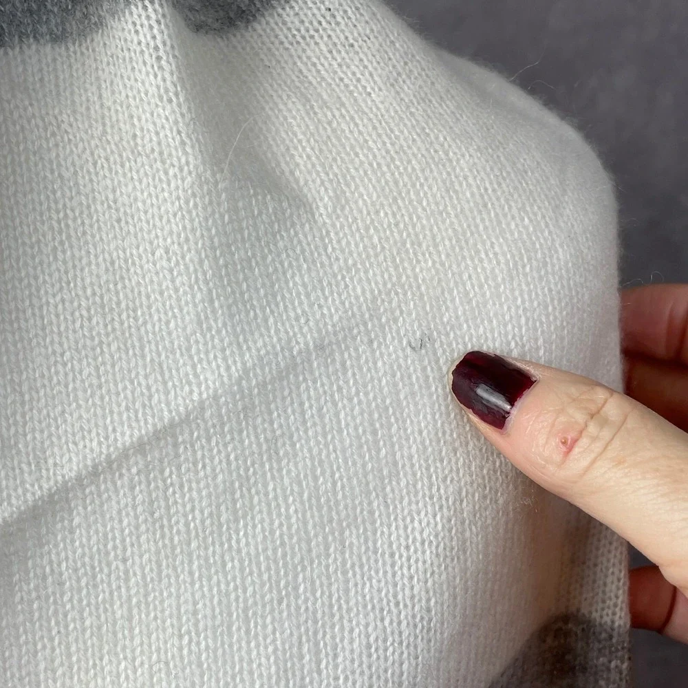 27 Miles Scarf Shawl Women One‎ Size Wrap Poncho Button Gray Cream 100% Cashmere